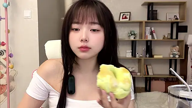 Chenjing0 online show from 10-21-25, 02:56