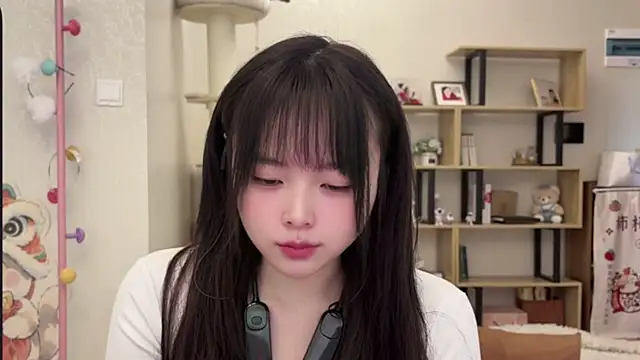 Chenjing0 online show from 12-20-25, 04:19