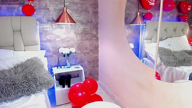 Snapshot of Scarlet_lace chatting on 02-15-25, 10:31 Scarlet lace online show from 02-15-25, 10:31