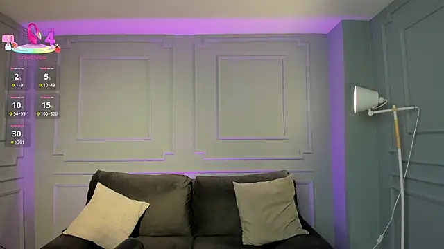 NiaSalvatore online show from 11-25-25, 06:41