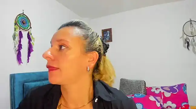 sofi saliva2511 online show from 02-10-25, 01:46