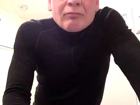 Snapshot of Parleg2 chatting on 02-09-26, 07:18 Parleg2 online show from 02-09-26, 07:18