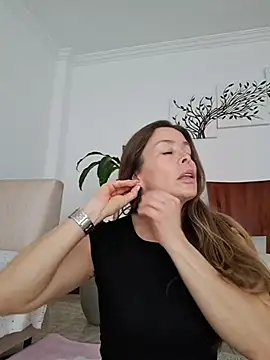 karina warthon online show from 02-13-26, 05:31