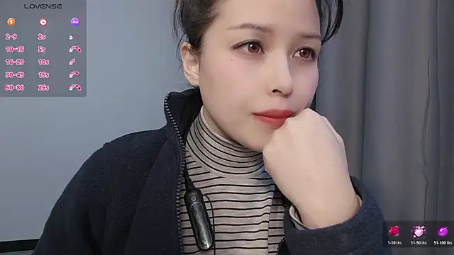 Lucky-xiuxiu online show from 11-30-25, 01:04