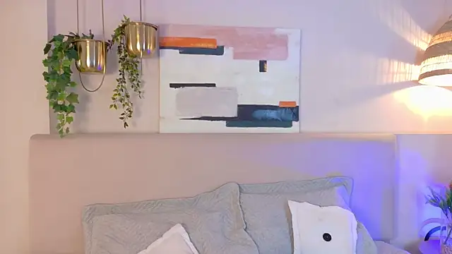 AbieHills online show from 11-12-25, 11:43