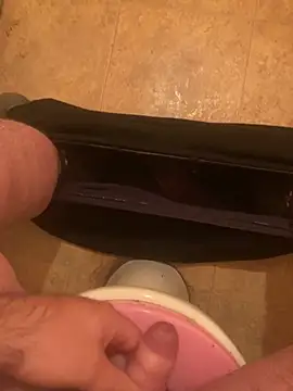 Snapshot of balint35 chatting on 10-21-25, 06:47 balint35 online show from 10-21-25, 06:47