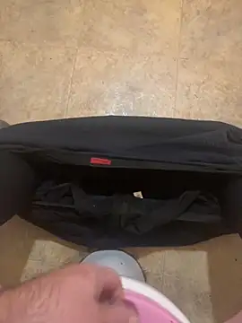 Snapshot of balint35 chatting on 11-11-25, 04:07 balint35 online show from 11-11-25, 04:07