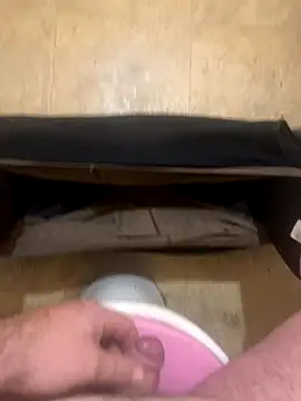 Snapshot of balint35 chatting on 11-18-25, 04:55 balint35 online show from 11-18-25, 04:55