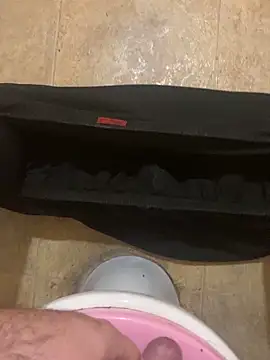 Snapshot of balint35 chatting on 11-29-25, 08:17 balint35 online show from 11-29-25, 08:17