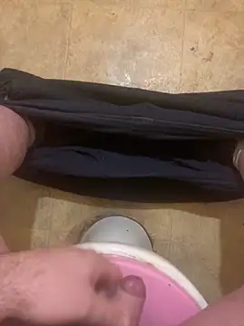 Snapshot of balint35 chatting on 02-17-26, 06:25 balint35 online show from 02-17-26, 06:25