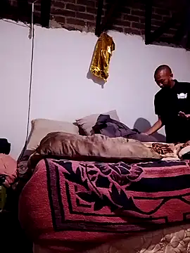 Snapshot of KMbesxxx chatting on 10-18-25, 09:26 KMbesxxx online show from 10-18-25, 09:26