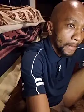 KMbesxxx online show from 12-18-25, 08:26