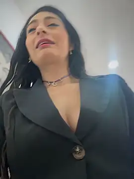 BELLA--26 online show from 10-30-25, 01:45