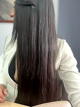 BELLA--26 online show from 11-12-25, 01:22