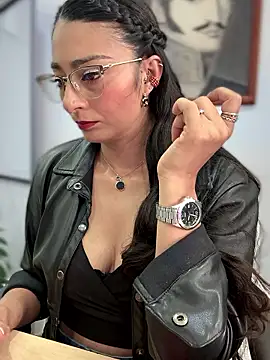 BELLA--26 online show from 01-13-26, 02:33