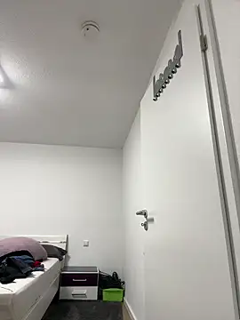 Mia-Fuchs online show from 03-11-25, 08:09