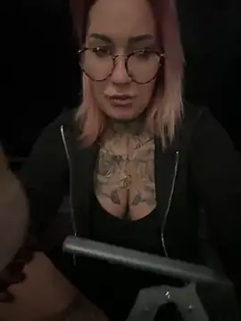 Mia-Fuchs online show from 03-12-25, 05:02