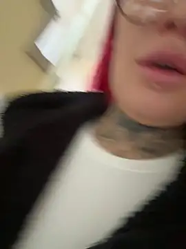 Mia-Fuchs online show from 01-16-26, 02:43