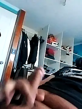 Snapshot of Elrep_tile chatting on 11-12-25, 05:46 Elrep tile online show from 11-12-25, 05:46