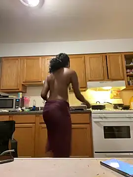 Snapshot of Yoshibaby2670 chatting on 02-03-25, 01:41 Yoshibaby2670 online show from 02-03-25, 01:41