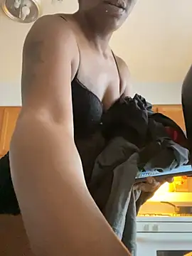 Snapshot of Yoshibaby2670 chatting on 02-16-25, 02:10 Yoshibaby2670 online show from 02-16-25, 02:10