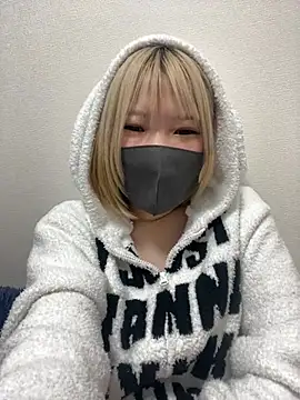 Hikaru-chan online show from 03-13-25, 10:10