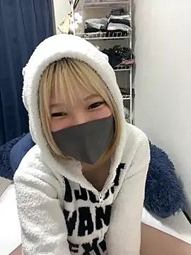 Hikaru-chan online show from 03-22-25, 07:20