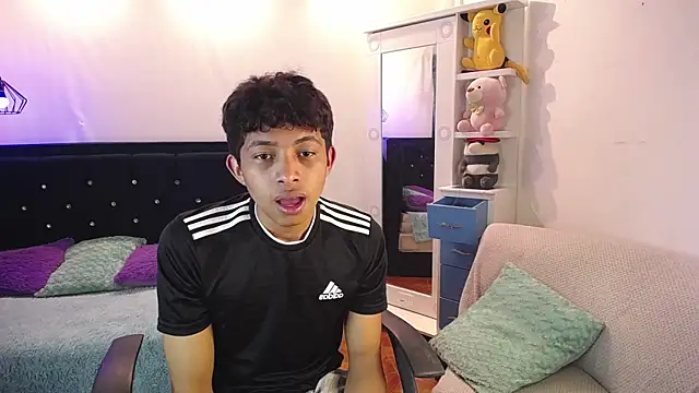 twinkmilk  online show from 03-07-25, 12:37