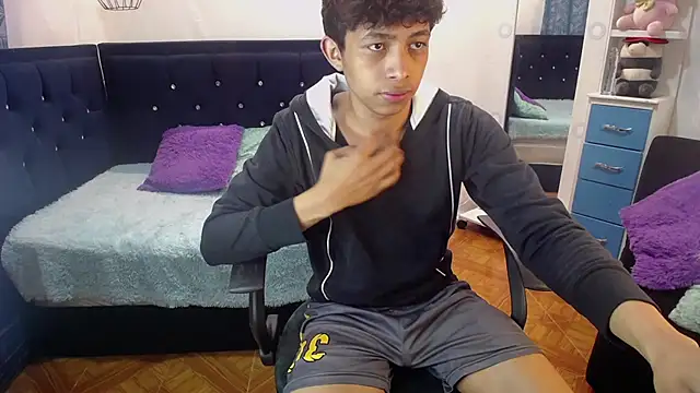 twinkmilk  online show from 03-08-25, 01:39