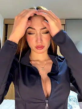 Snapshot of Maddy_Jones chatting on 11-22-25, 03:38 Maddy Jones online show from 11-22-25, 03:38