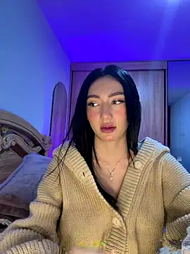 Maddy Jones online show from 12-15-25, 01:21