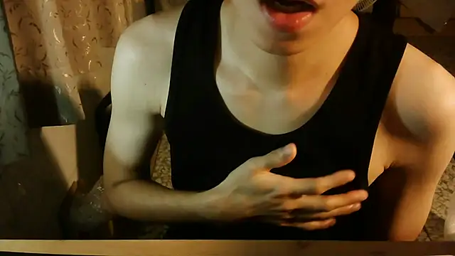 Snapshot of KYU890428 chatting on 10-12-25, 06:29 KYU890428 online show from 10-12-25, 06:29