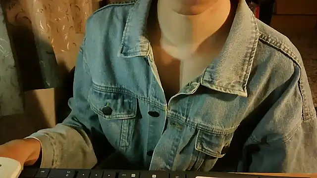 Snapshot of KYU890428 chatting on 11-16-25, 04:12 KYU890428 online show from 11-16-25, 04:12