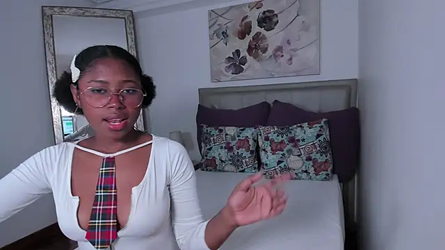 violeta ruiz  online show from 02-20-25, 04:57