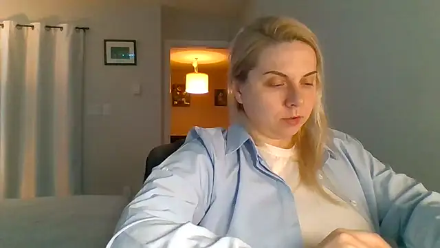 HappyIva online show from 11-14-25, 06:12