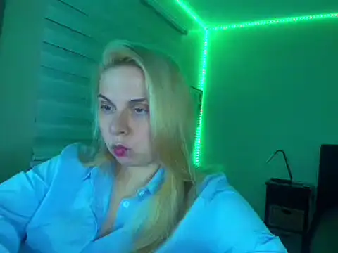 HappyIva online show from 11-26-25, 08:37