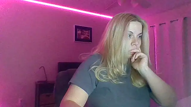 HappyIva online show from 12-02-25, 05:24