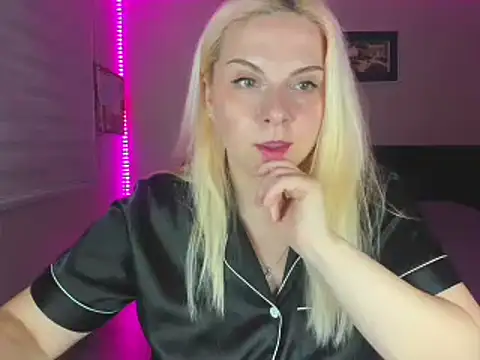 HappyIva online show from 01-15-26, 01:59