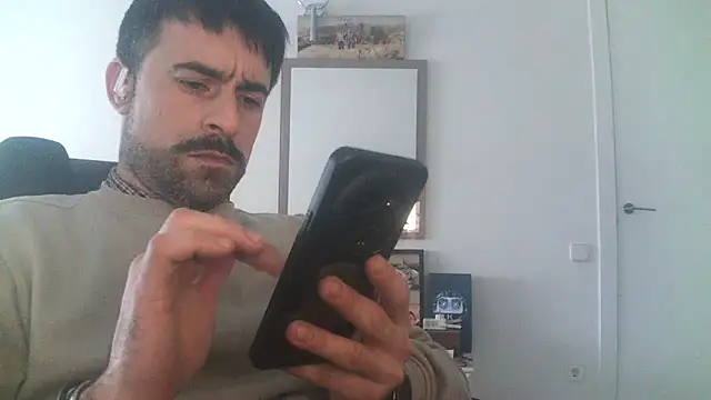 Patrickhound online show from 01-31-25, 02:49