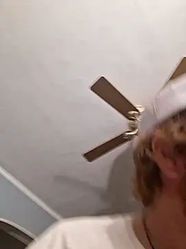 Snapshot of douchydan42 chatting on 10-18-25, 08:04 douchydan42 online show from 10-18-25, 08:04