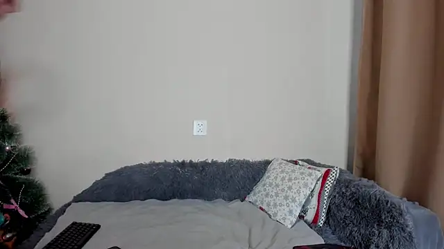 KristineEsme online show from 01-17-25, 05:21