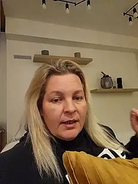 Snapshot of RyleeSherry chatting on 02-24-25, 11:10 RyleeSherry online show from 02-24-25, 11:10