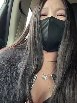 Snapshot of SSSniang- chatting on 11-18-25, 12:20 SSSniang- online show from 11-18-25, 12:20