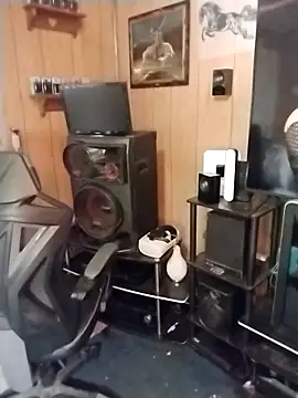 Snapshot of Rebeckalove chatting on 12-21-25, 01:40 Rebeckalove online show from 12-21-25, 01:40