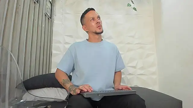 Oliverssmith online show from 11-20-25, 08:41