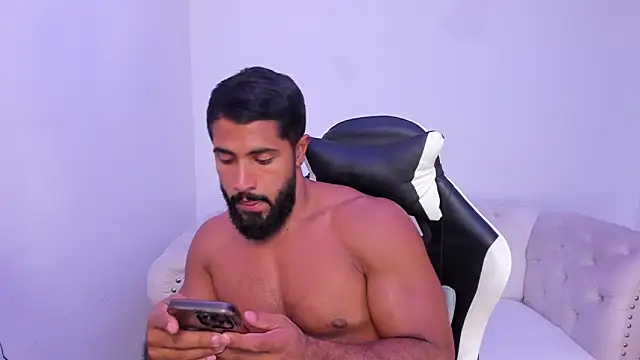 Santiago huntt online show from 11-24-25, 09:14