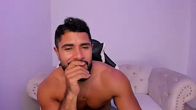 Santiago huntt online show from 03-06-26, 09:33