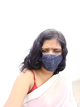 Snapshot of Lucky-Deepthi chatting on 03-07-25, 10:10 Lucky-Deepthi online show from 03-07-25, 10:10