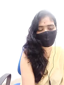 Snapshot of Lucky-Deepthi chatting on 09-28-25, 12:27 Lucky-Deepthi online show from 09-28-25, 12:27