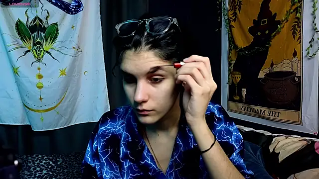 Hyeon Jin online show from 01-17-25, 08:44